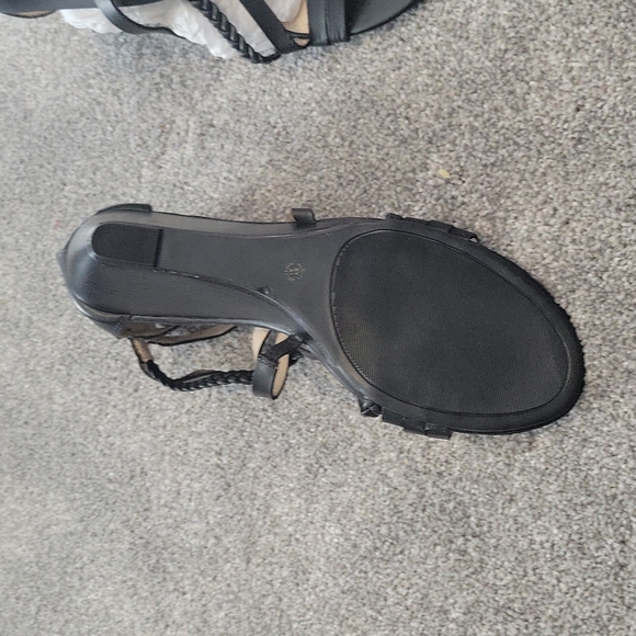 NWT Liz Claiborne strappy wedge sandals - Picture 4 of 4
